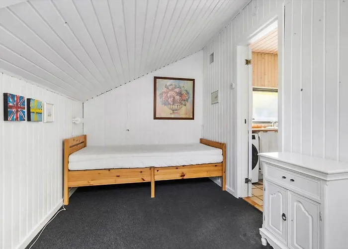 Fj4001-kirke-hyllinge-klitrosevej-4 Holiday home *